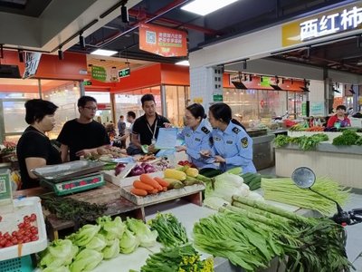 强化“宣传+监管”，筑牢食用农产品质量安全防线